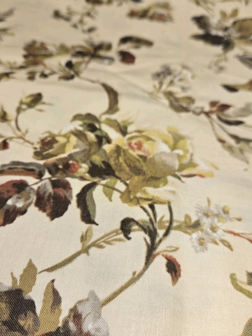 Anna Griffin Wyndham Fabrics Charlotte Collection Pattern 27230 – 2 Yds25" x 44"